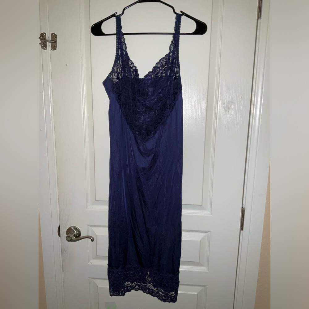 Vintage Slip - Picture 2 of 7